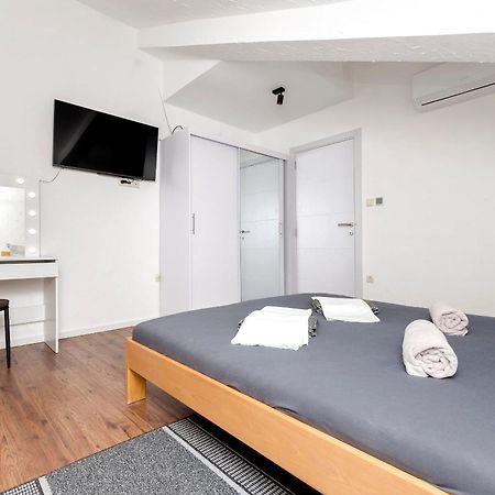 Apartments And Rooms Mladen Водице Экстерьер фото