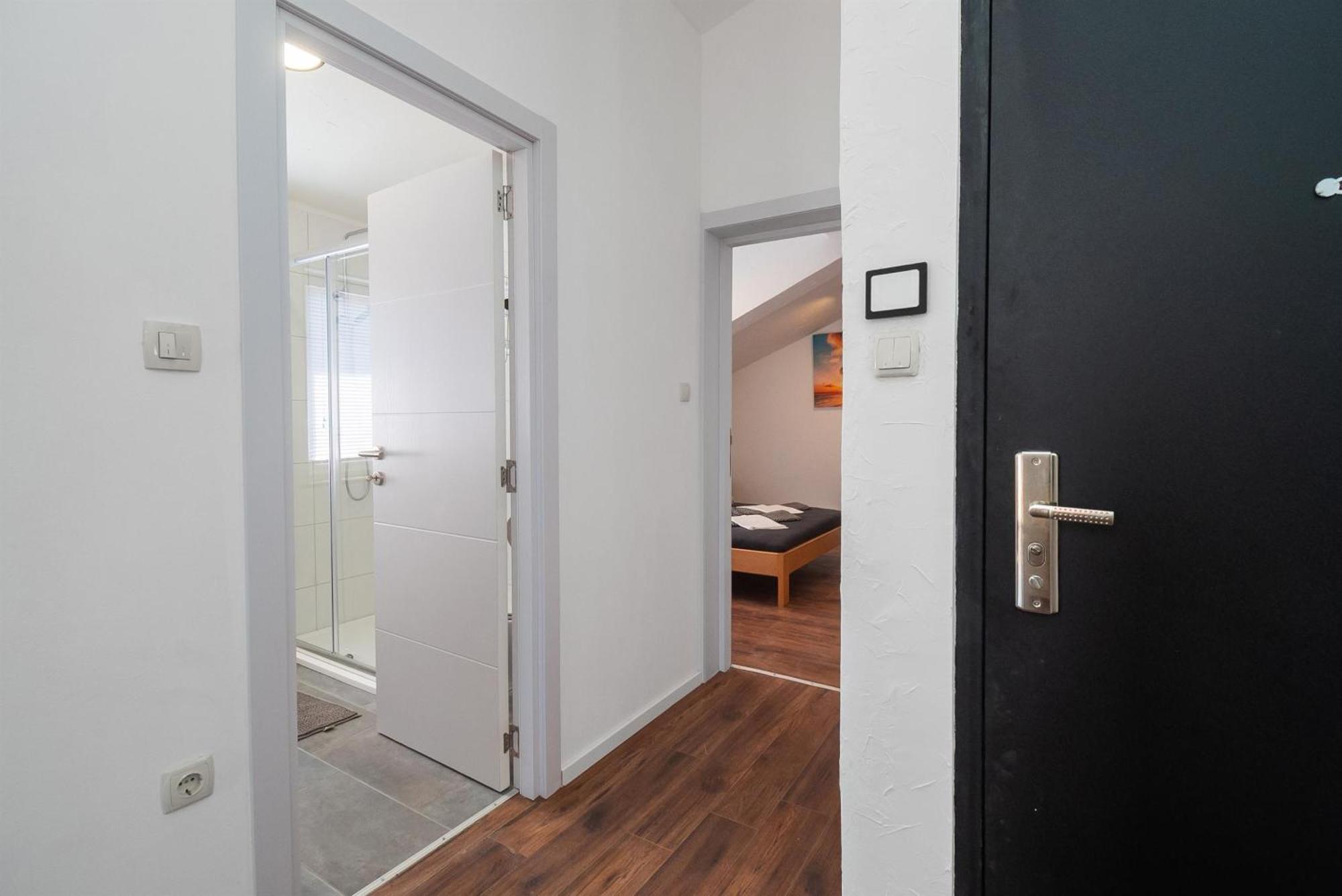 Apartments And Rooms Mladen Водице Номер фото