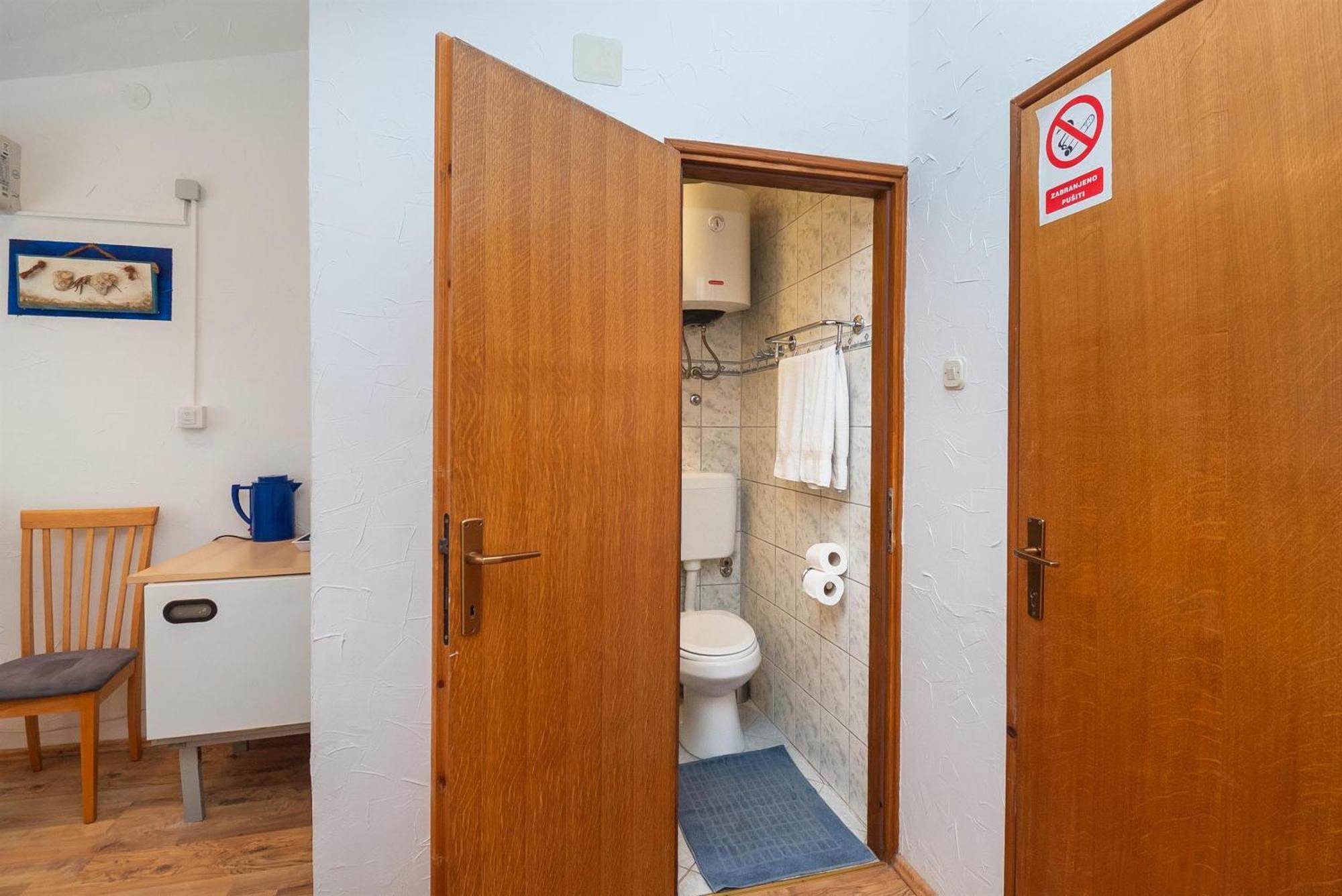 Apartments And Rooms Mladen Водице Экстерьер фото