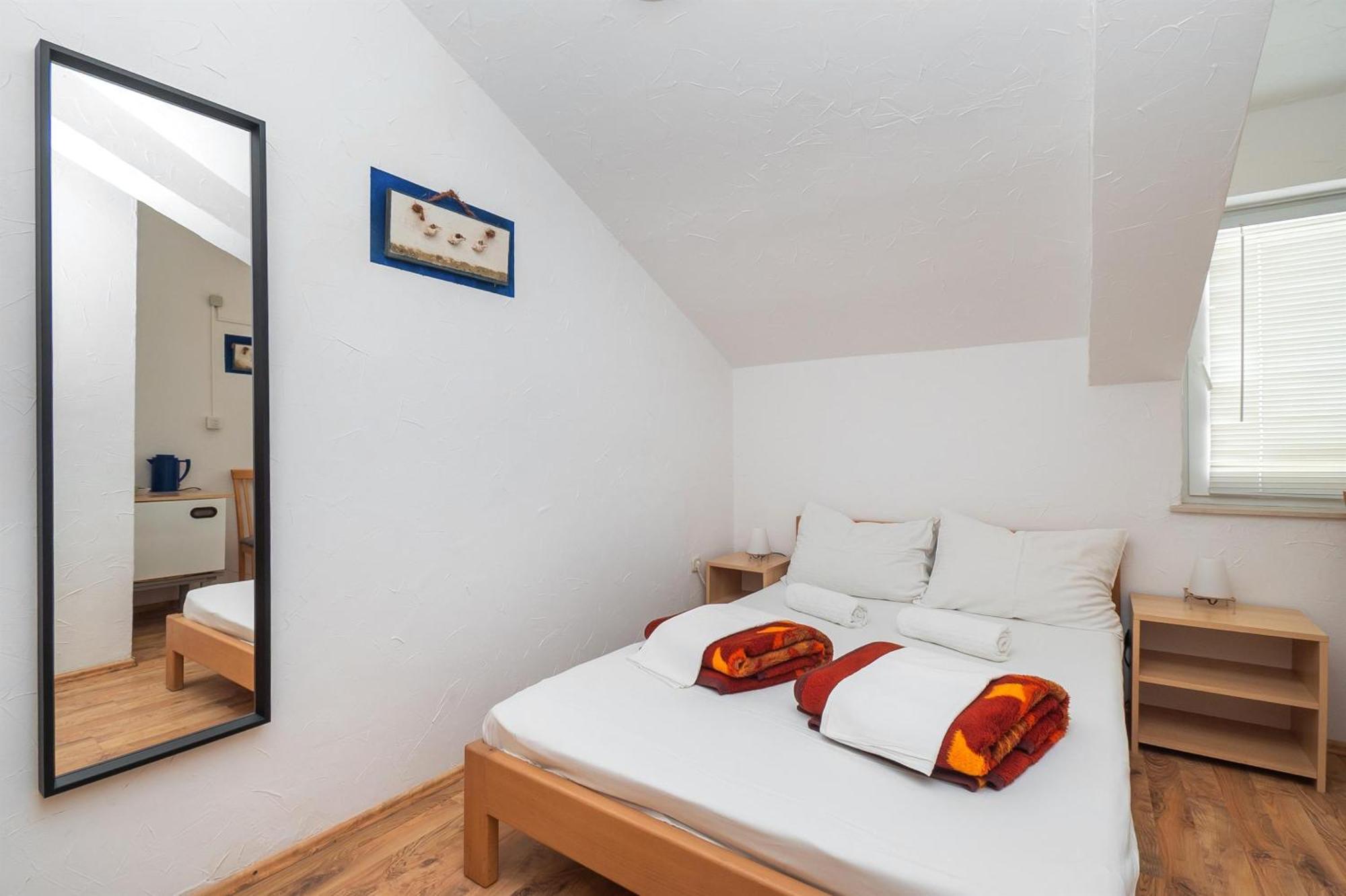 Apartments And Rooms Mladen Водице Экстерьер фото