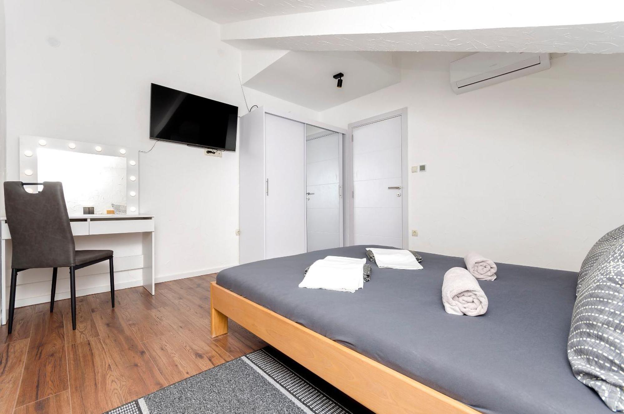 Apartments And Rooms Mladen Водице Экстерьер фото