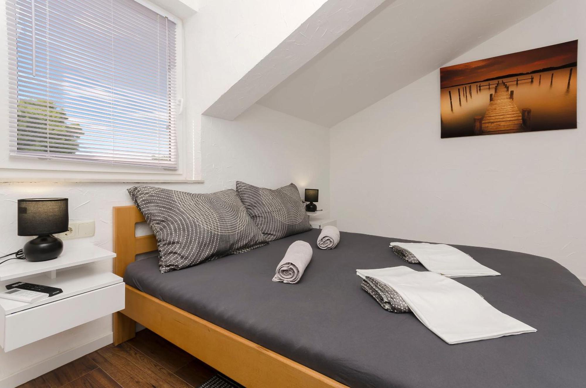 Apartments And Rooms Mladen Водице Экстерьер фото